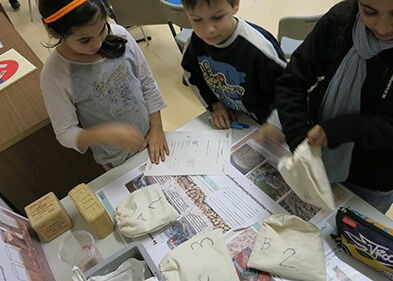 Teilnehmende Kinder beim Workshop Wärme wächst im Wald